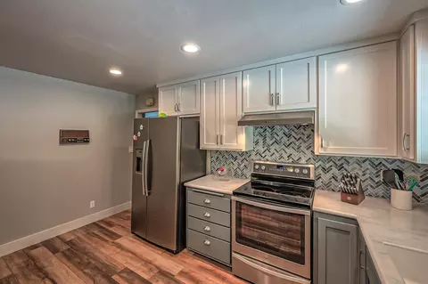 8410 Valley View Rd, Redding, CA 96001 photo 4