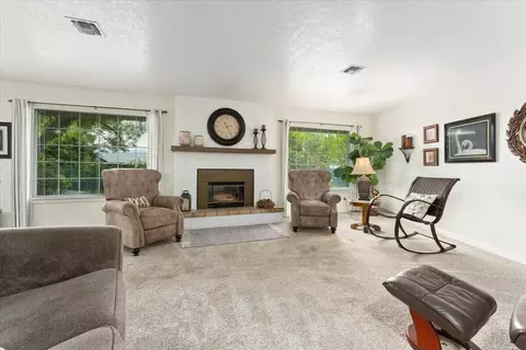 Living - 910 Golden Heights Ct, Redding, CA 96003 photo 3 of 3