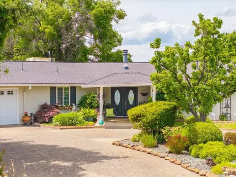 Exterior - 910 Golden Heights Ct, Redding, CA 96003 photo 27 of 29