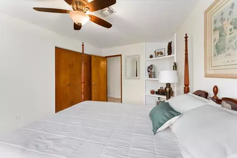 Bedroom - 910 Golden Heights Ct, Redding, CA 96003 photo 2 of 5