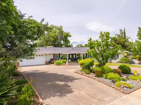 Exterior - 910 Golden Heights Ct, Redding, CA 96003 photo 26 of 29