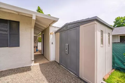 Exterior - 910 Golden Heights Ct, Redding, CA 96003 photo 9 of 29