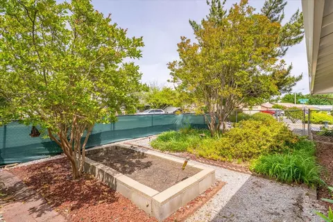 Exterior - 910 Golden Heights Ct, Redding, CA 96003 photo 13 of 29