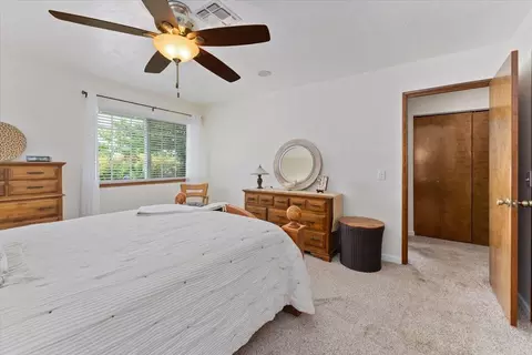 Bedroom - 910 Golden Heights Ct, Redding, CA 96003 photo 3 of 5