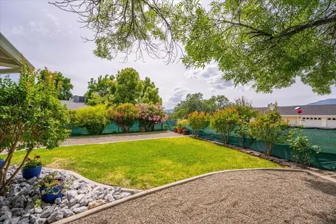 Exterior - 910 Golden Heights Ct, Redding, CA 96003 photo 6 of 29