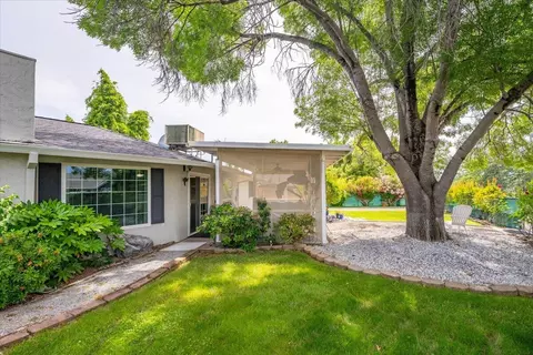 Exterior - 910 Golden Heights Ct, Redding, CA 96003 photo 11 of 29