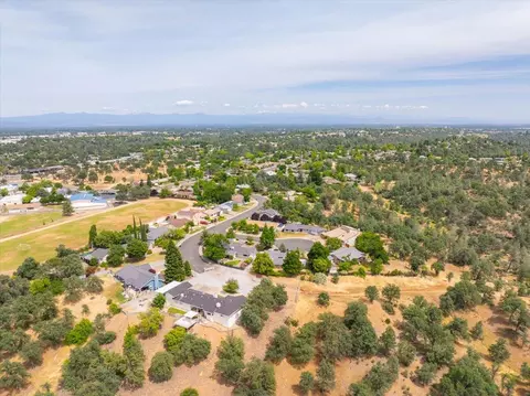 View/Area - 910 Golden Heights Ct, Redding, CA 96003 photo 7 of 9