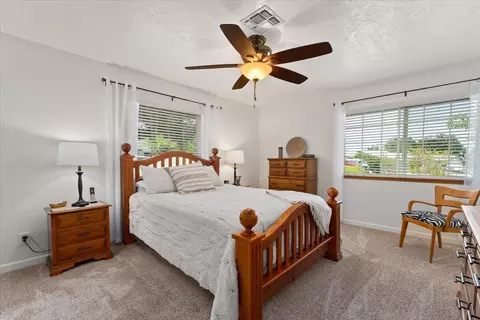 Bedroom - 910 Golden Heights Ct, Redding, CA 96003 photo 1 of 5