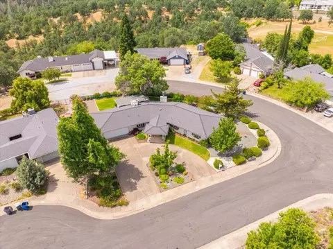 View/Area - 910 Golden Heights Ct, Redding, CA 96003 photo 2 of 9