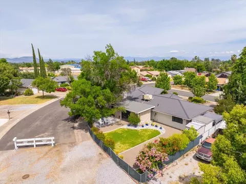 View/Area - 910 Golden Heights Ct, Redding, CA 96003 photo 5 of 9