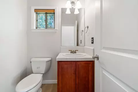 Bath - 3180 Sinaloa Trl, Redding, CA 96002 photo 1 of 4