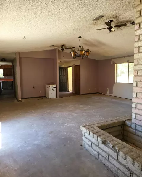 Living - 19989 Sunnyview Dr, Redding, CA 96003 photo 6 of 6