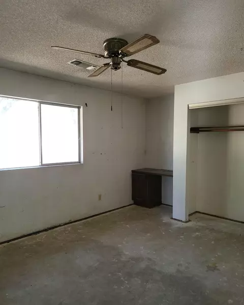 Bedroom - 19989 Sunnyview Dr, Redding, CA 96003 photo 1 of 4