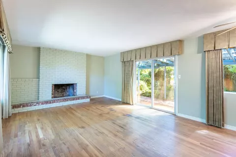 3620 Sacramento Dr, Redding, CA 96001 photo 4