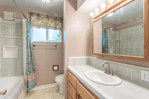 3620 Sacramento Dr, Redding, CA 96001 photo 11