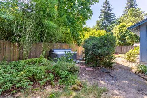 3620 Sacramento Dr, Redding, CA 96001 photo 15