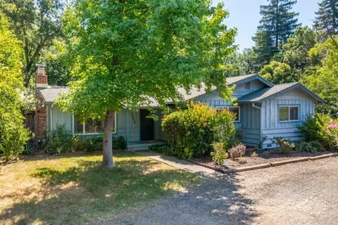 3620 Sacramento Dr, Redding, CA 96001