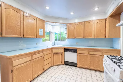 3620 Sacramento Dr, Redding, CA 96001 photo 6