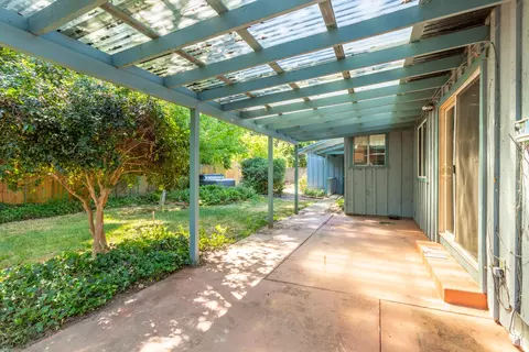 3620 Sacramento Dr, Redding, CA 96001 photo 14