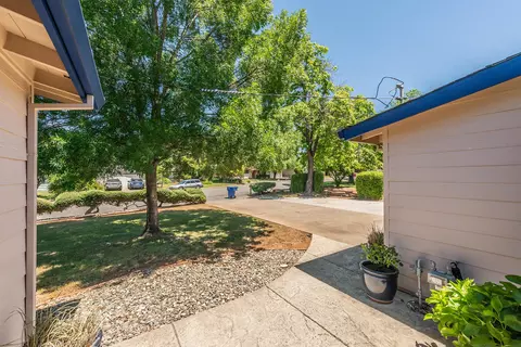 1283 Dusty Ln, Redding, CA 96002 photo 7