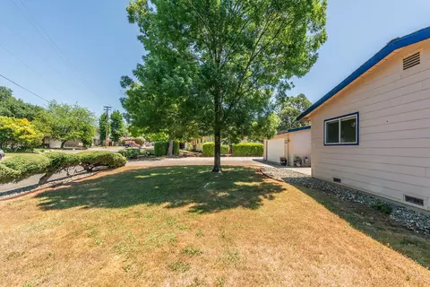 1283 Dusty Ln, Redding, CA 96002 photo 3