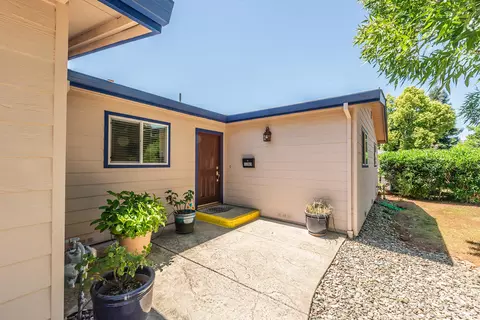 1283 Dusty Ln, Redding, CA 96002 photo 8