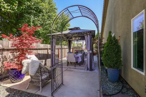 1205 Bonhurst Dr, Redding, CA 96003 photo 23