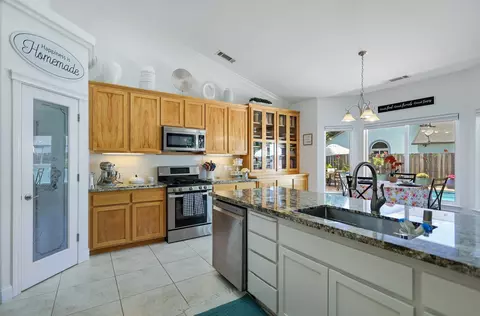 1205 Bonhurst Dr, Redding, CA 96003 photo 7