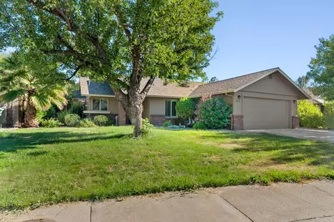 2425 Candlewood Dr, Redding, CA 96003 photo 2