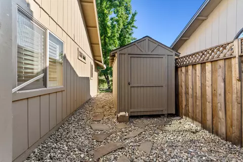 2425 Candlewood Dr, Redding, CA 96003 photo 30