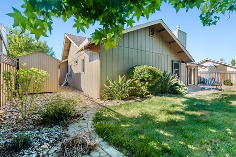 2425 Candlewood Dr, Redding, CA 96003 photo 29