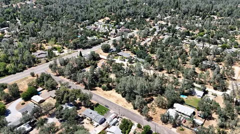 3451 Snavely Dr, Redding, CA 96003 photo 9