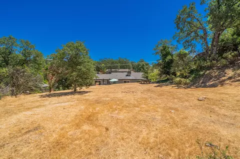 Exterior - 3490 Summit Dr, Redding, CA 96001 photo 9 of 14