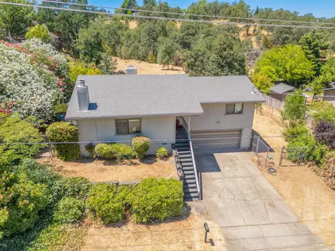 View/Area - 3490 Summit Dr, Redding, CA 96001 photo 4 of 7