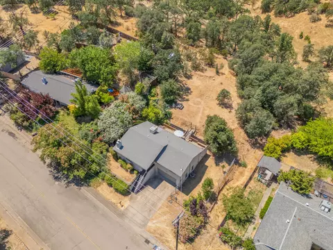 View/Area - 3490 Summit Dr, Redding, CA 96001 photo 5 of 7