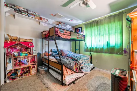 Bedroom - 3490 Summit Dr, Redding, CA 96001 photo 2 of 3