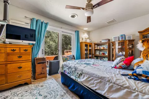 Bedroom - 3490 Summit Dr, Redding, CA 96001 photo 1 of 3
