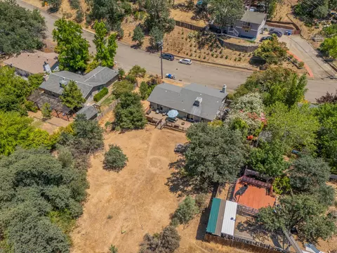View/Area - 3490 Summit Dr, Redding, CA 96001 photo 2 of 7