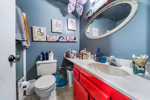 Bath - 3490 Summit Dr, Redding, CA 96001 photo 2 of 2