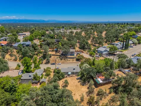 View/Area - 3490 Summit Dr, Redding, CA 96001 photo 3 of 7
