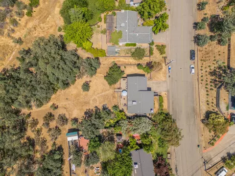 View/Area - 3490 Summit Dr, Redding, CA 96001 photo 7 of 7