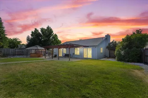 850 Mallard St, Redding, CA 96003 photo 3