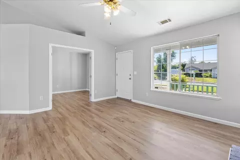 850 Mallard St, Redding, CA 96003 photo 6
