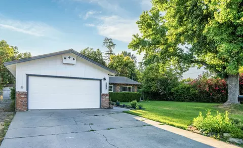 6940 Riverside Dr, Redding, CA 96001