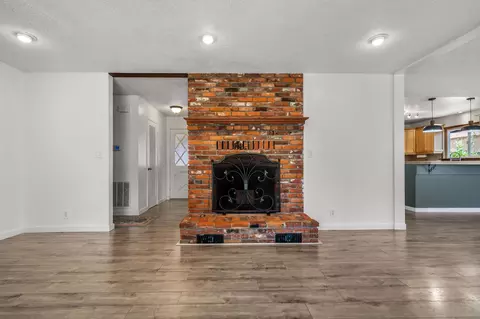 6940 Riverside Dr, Redding, CA 96001 photo 11