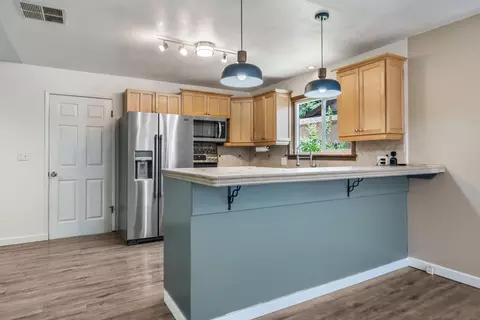 6940 Riverside Dr, Redding, CA 96001 photo 8