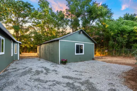 Exterior - 4082 Fig Tree Ln, Redding, CA 96002 photo 6 of 16