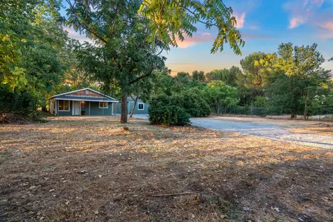 Exterior - 4082 Fig Tree Ln, Redding, CA 96002 photo 11 of 16