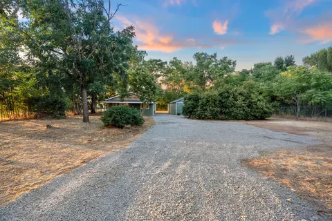 Exterior - 4082 Fig Tree Ln, Redding, CA 96002 photo 12 of 16