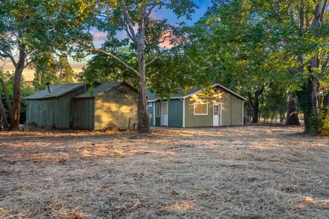 Exterior - 4082 Fig Tree Ln, Redding, CA 96002 photo 8 of 16